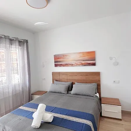 Sunny Carihuela Торремолинос